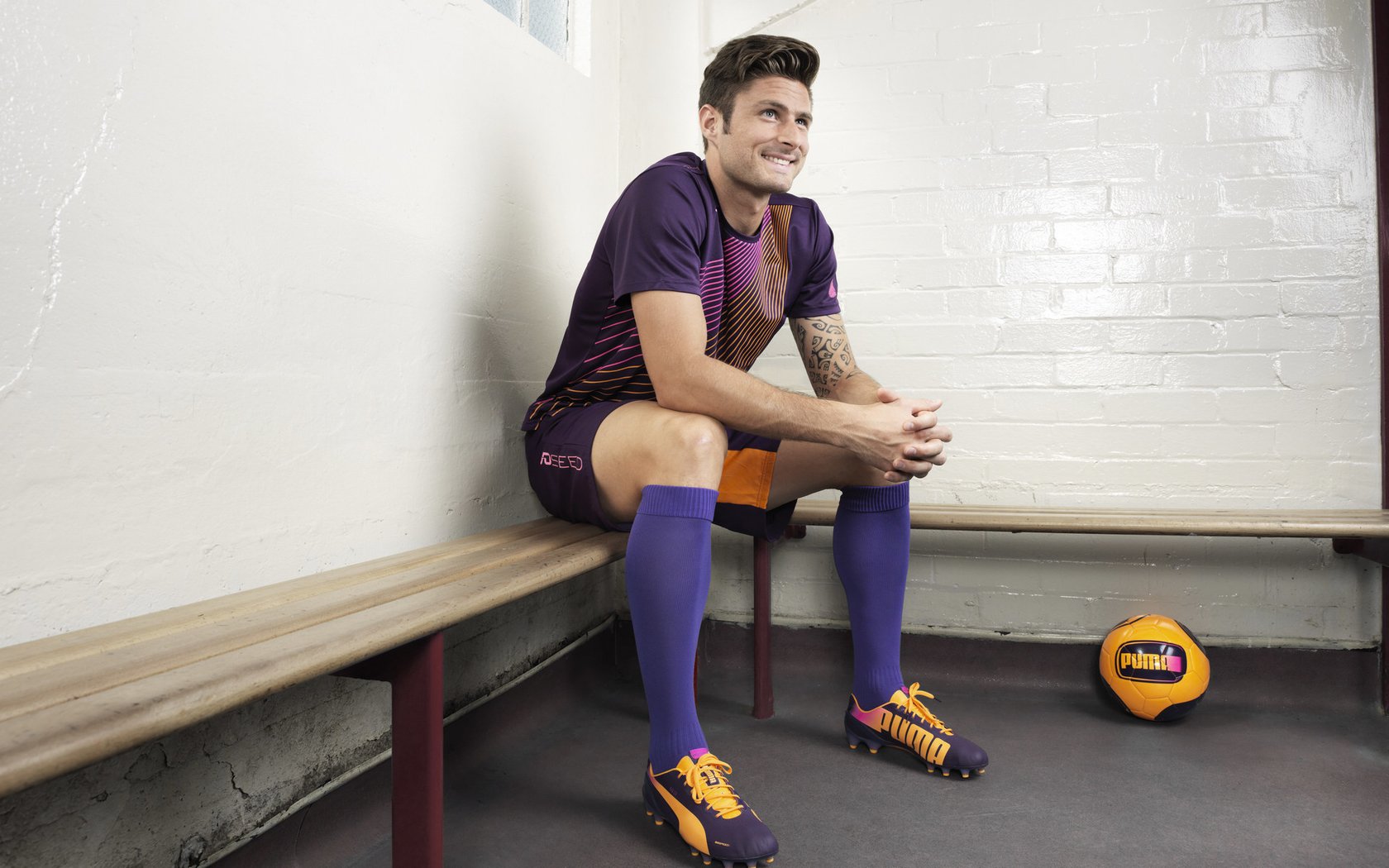 穆古鲁扎意外战胜MAD，比赛局势复杂引爆全场！再创辉煌时刻